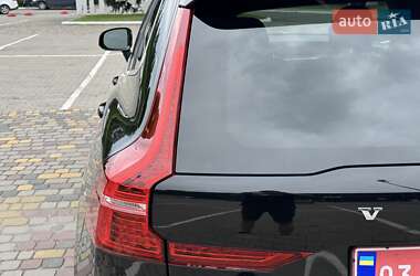 Внедорожник / Кроссовер Volvo XC60 2018 в 