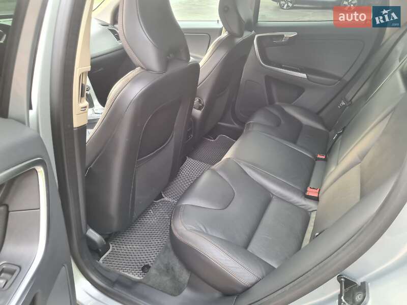 Внедорожник / Кроссовер Volvo XC60 2011 в Ивано-Франковске