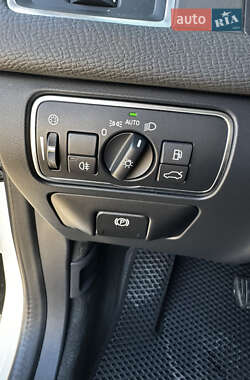 Внедорожник / Кроссовер Volvo XC60 2015 в 