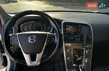 Внедорожник / Кроссовер Volvo XC60 2015 в 