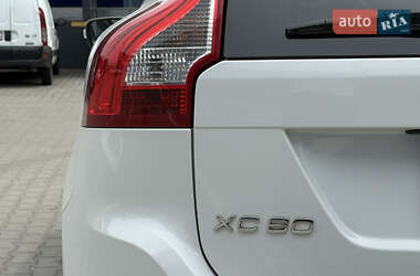 Внедорожник / Кроссовер Volvo XC60 2012 в 