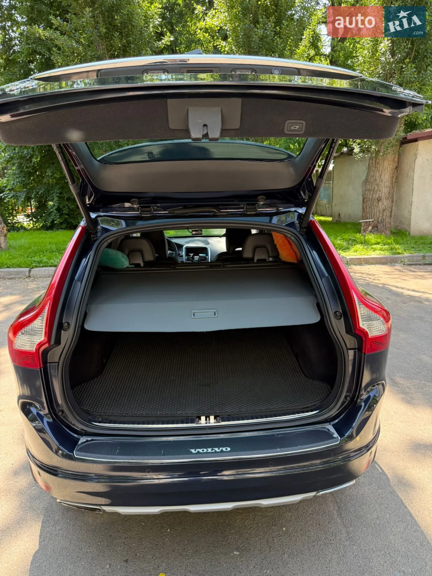 2017 Volvo XC60 - мініатюра 9
