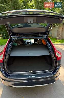 Позашляховик / Кросовер Volvo XC60 2017 в 