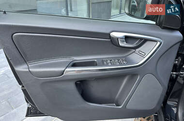 Внедорожник / Кроссовер Volvo XC60 2013 в 
