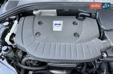 Внедорожник / Кроссовер Volvo XC60 2013 в 