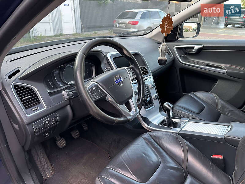 Внедорожник / Кроссовер Volvo XC60 2014 в Сарнах