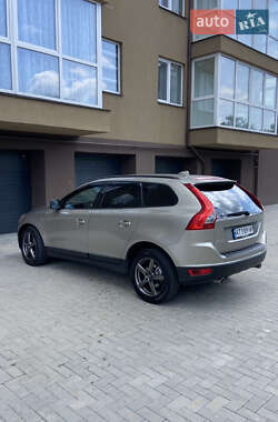 Внедорожник / Кроссовер Volvo XC60 2010 в 