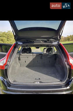 Внедорожник / Кроссовер Volvo XC60 2015 в 