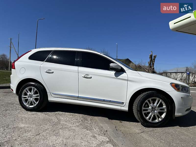 Внедорожник / Кроссовер Volvo XC60 2015 в Хырове