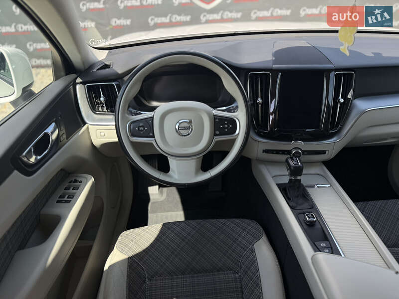 Внедорожник / Кроссовер Volvo XC60 2017 в Каменец-Подольском