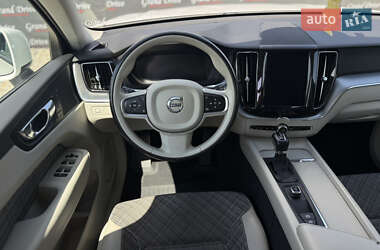 Внедорожник / Кроссовер Volvo XC60 2017 в 