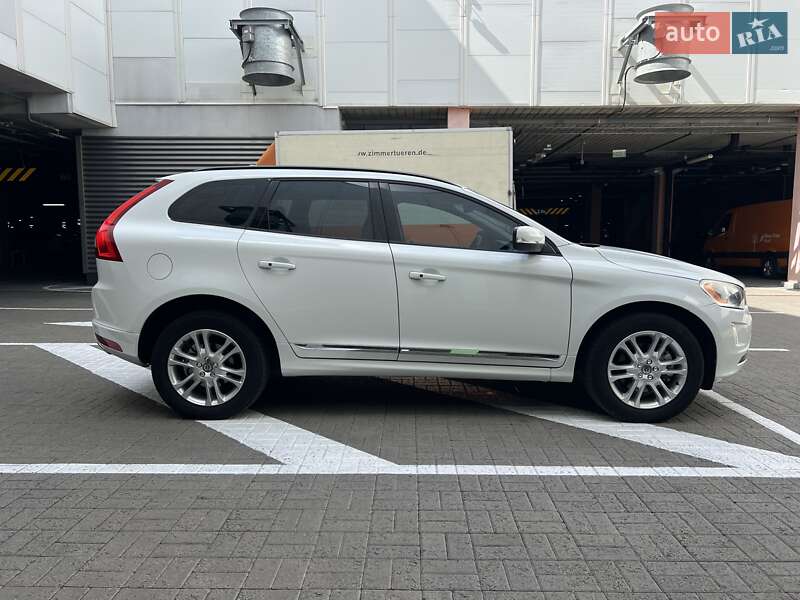 Внедорожник / Кроссовер Volvo XC60 2015 в Киеве