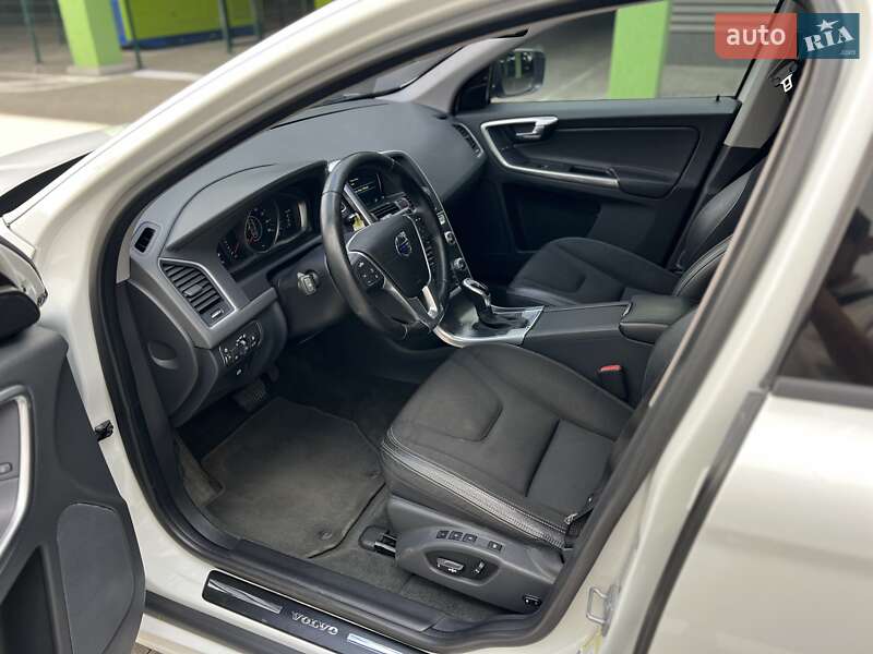 Внедорожник / Кроссовер Volvo XC60 2015 в Киеве