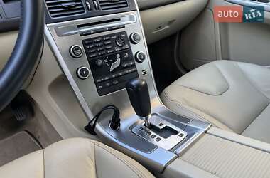 Внедорожник / Кроссовер Volvo XC60 2009 в 