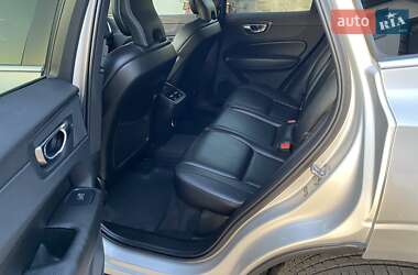Внедорожник / Кроссовер Volvo XC60 2019 в 