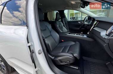 Внедорожник / Кроссовер Volvo XC60 2023 в 