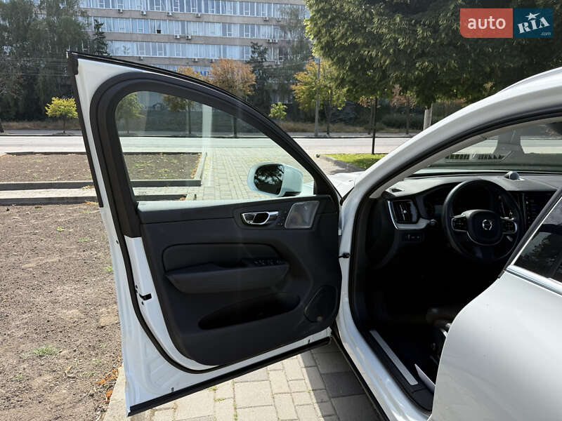 Внедорожник / Кроссовер Volvo XC60 2020 в Днепре