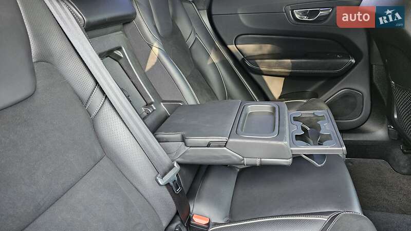 Внедорожник / Кроссовер Volvo XC60 2018 в Бродах