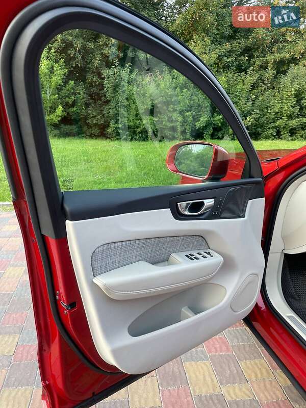 Внедорожник / Кроссовер Volvo XC60 2022 в Тернополе