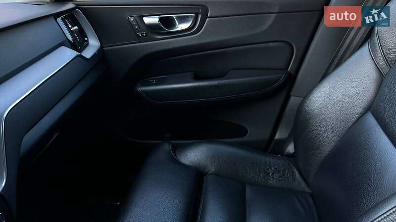 Внедорожник / Кроссовер Volvo XC60 2020 в Львове фото 20 Внедорожник / Кроссовер Volvo XC60 2020 в Львове