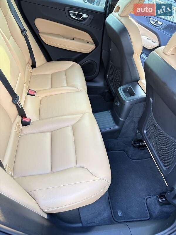 Внедорожник / Кроссовер Volvo XC60 2019 в Ирпене