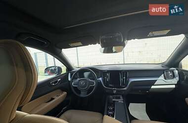 Внедорожник / Кроссовер Volvo XC60 2019 в 