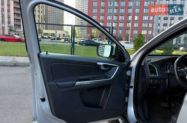 Внедорожник / Кроссовер Volvo XC60 2015 в 