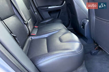 Внедорожник / Кроссовер Volvo XC60 2015 в 