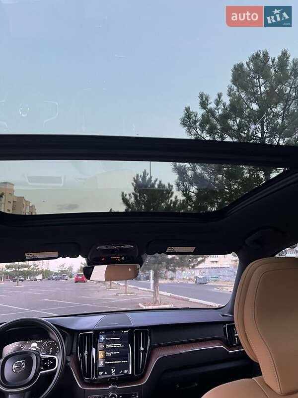 Внедорожник / Кроссовер Volvo XC60 2019 в Николаеве