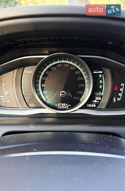 Внедорожник / Кроссовер Volvo XC60 2016 в 
