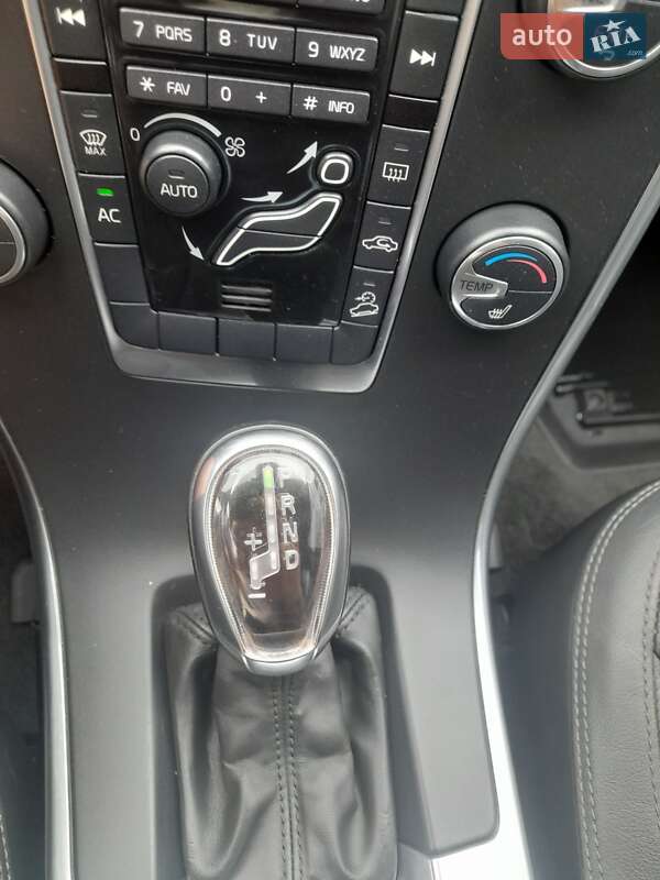 Внедорожник / Кроссовер Volvo XC60 2012 в Ковеле