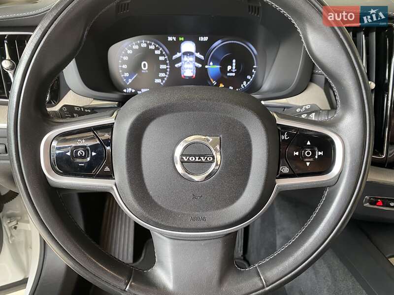 Внедорожник / Кроссовер Volvo XC60 2020 в Одессе фото 25 Внедорожник / Кроссовер Volvo XC60 2020 в Одессе