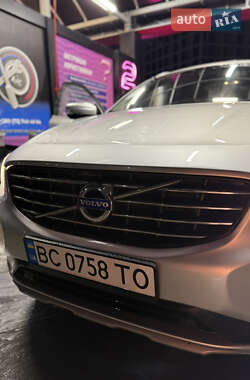 Внедорожник / Кроссовер Volvo XC60 2016 в 