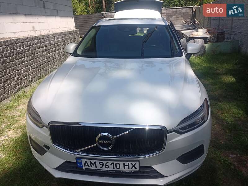 Внедорожник / Кроссовер Volvo XC60 2018 в 