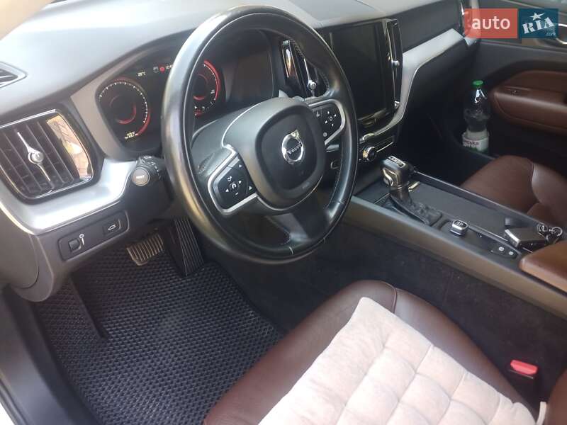 Внедорожник / Кроссовер Volvo XC60 2018 в Житомире
