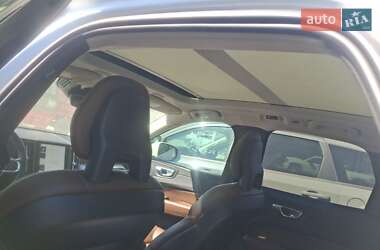 Внедорожник / Кроссовер Volvo XC60 2018 в 