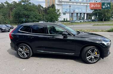 Внедорожник / Кроссовер Volvo XC60 2018 в 
