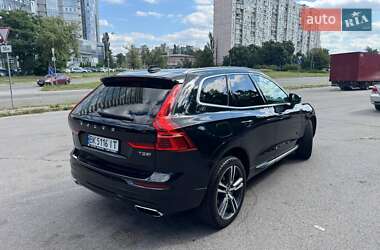 Внедорожник / Кроссовер Volvo XC60 2018 в 