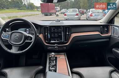 Внедорожник / Кроссовер Volvo XC60 2018 в 
