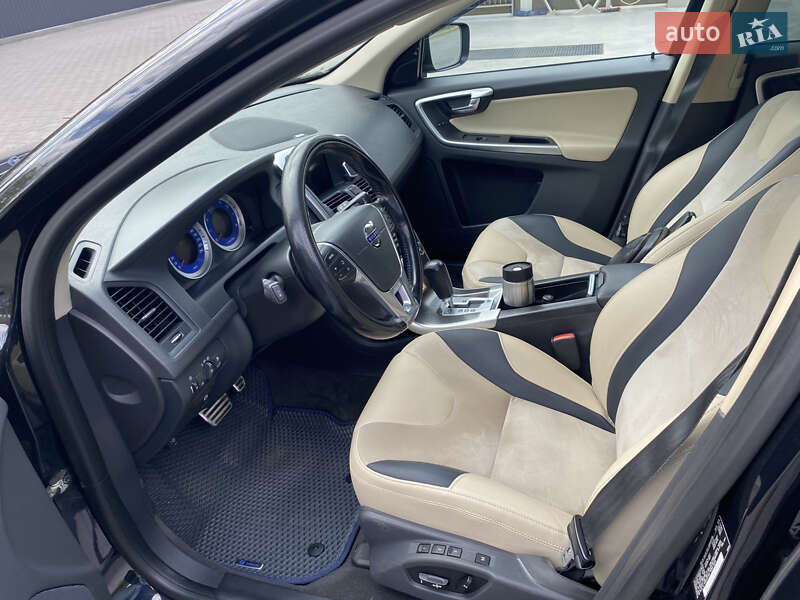 Внедорожник / Кроссовер Volvo XC60 2010 в Полтаве