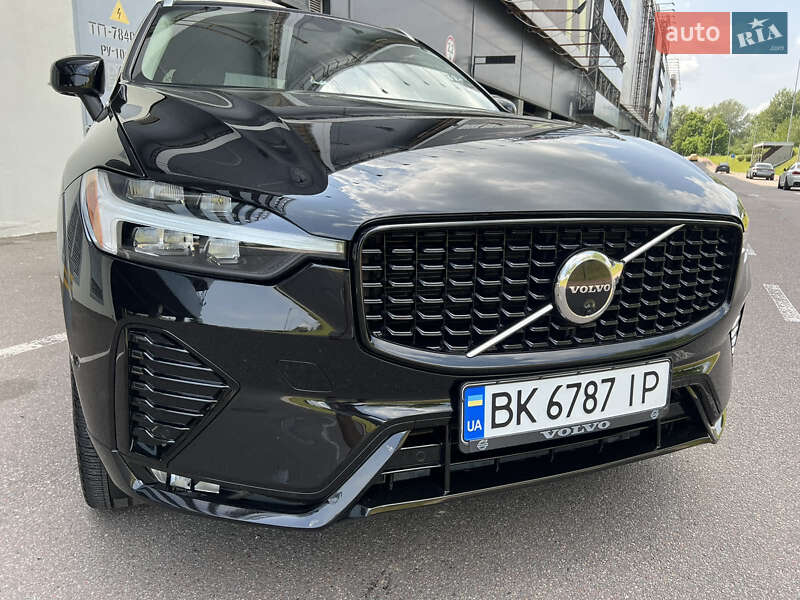 Внедорожник / Кроссовер Volvo XC60 2021 в Киеве