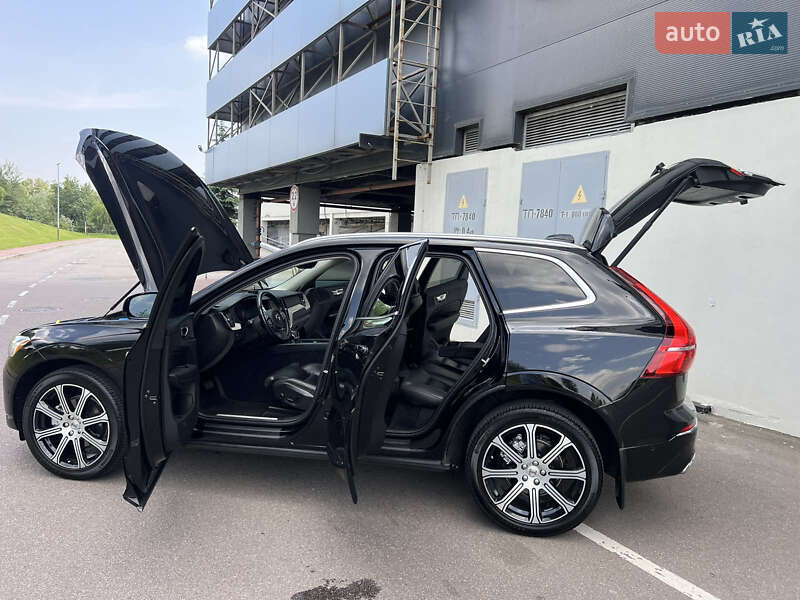 Внедорожник / Кроссовер Volvo XC60 2021 в Киеве