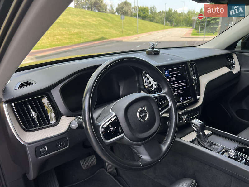 Внедорожник / Кроссовер Volvo XC60 2021 в Киеве