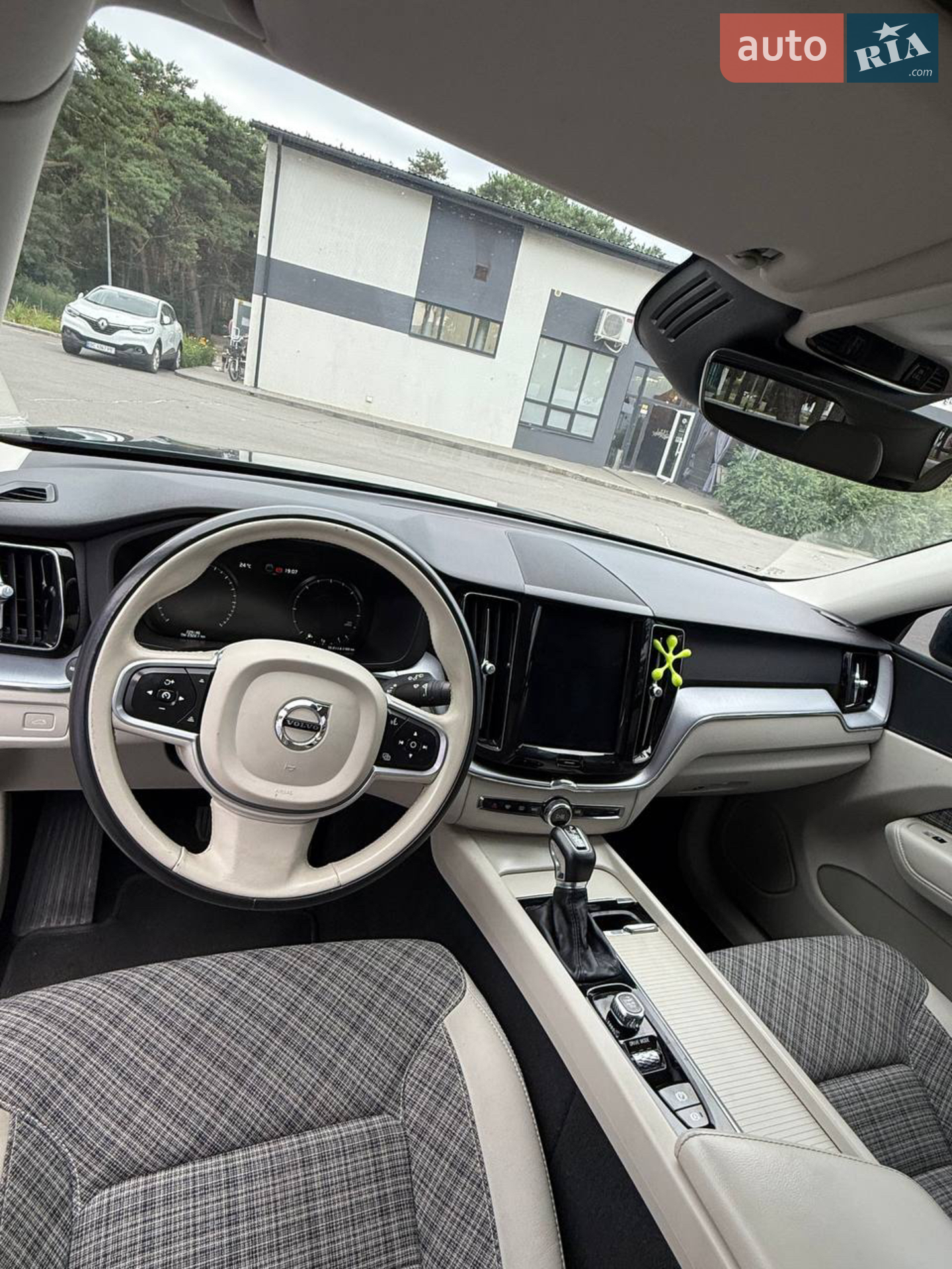 2020 Volvo XC60 - мініатюра 8