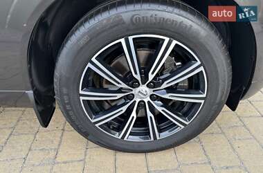 Внедорожник / Кроссовер Volvo XC60 2019 в 