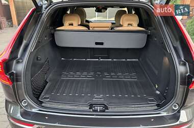 Внедорожник / Кроссовер Volvo XC60 2019 в 