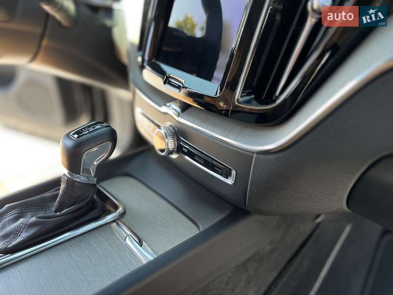Внедорожник / Кроссовер Volvo XC60 2017 в Киеве фото 26 Внедорожник / Кроссовер Volvo XC60 2017 в Киеве