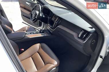 Внедорожник / Кроссовер Volvo XC60 2020 в 