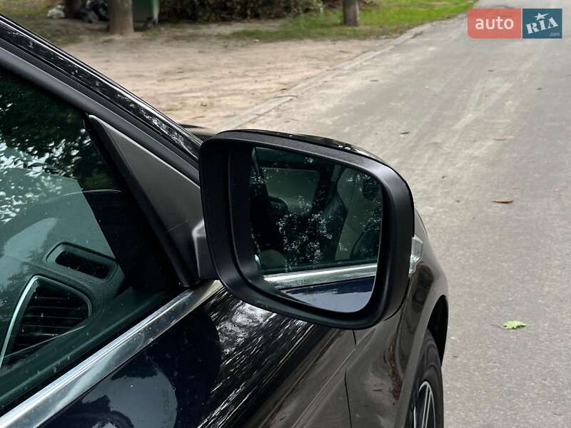 Внедорожник / Кроссовер Volvo XC60 2016 в Киеве