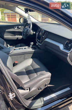Внедорожник / Кроссовер Volvo XC60 2020 в 